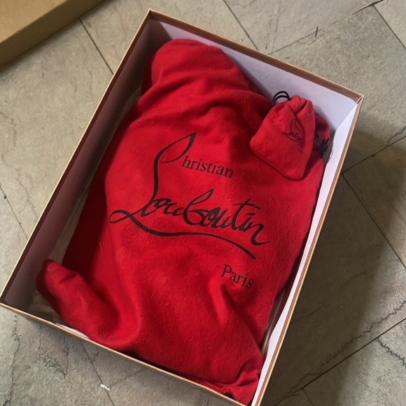 Christian Louboutin - Nude Platform - Picture 4 of 5